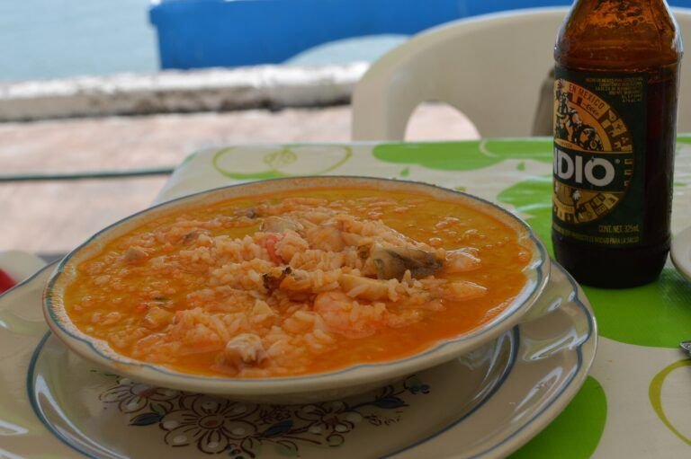 Arroz a la Tumbada: Un Festín de Sabores del Mar en tu Plato