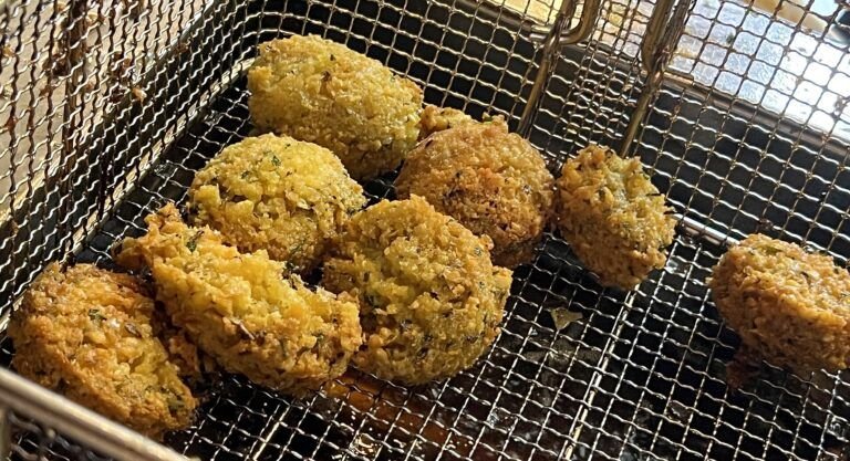 Descubre el Arte Culinario: Falafel – Croquetas de Garbanzo para Gourmets Exigentes