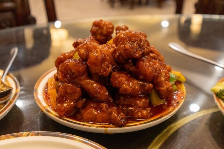 Exquisita Fusión de Sabores: Pollo Agridulce con Piña, un Clásico de la Cocina Asiática