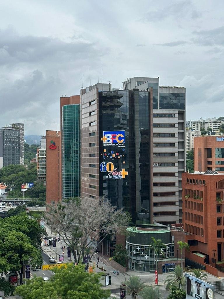 Fondos Entre Bancos: Desarrolla Tus Tríceps y Pecho con Este Poderoso Ejercicio