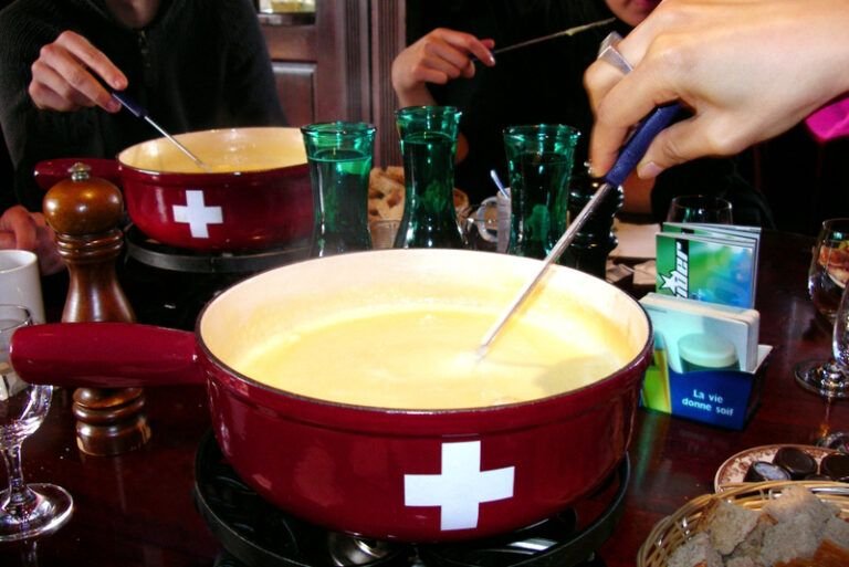 Fondue: Un Clásico de la Cocina Europea para Disfrutar en Compañía