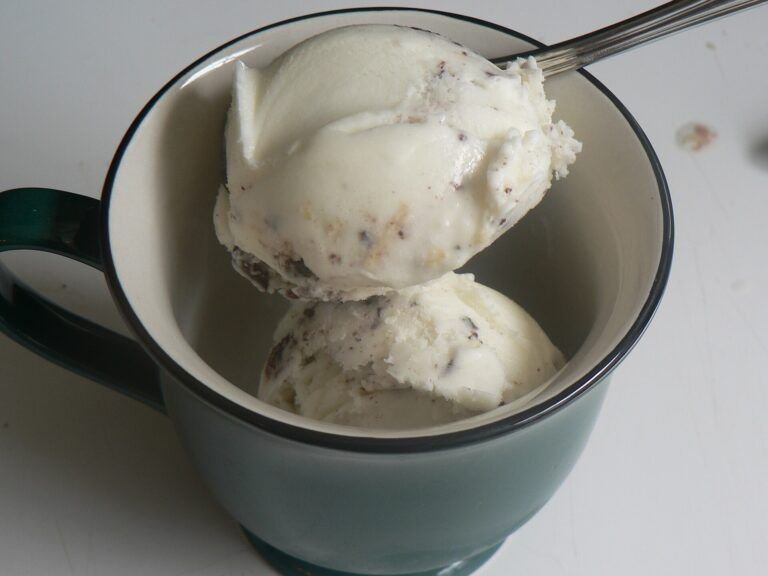 Gelatina de Yogurt con Fresa: Un Postre Saludable y Refrescante