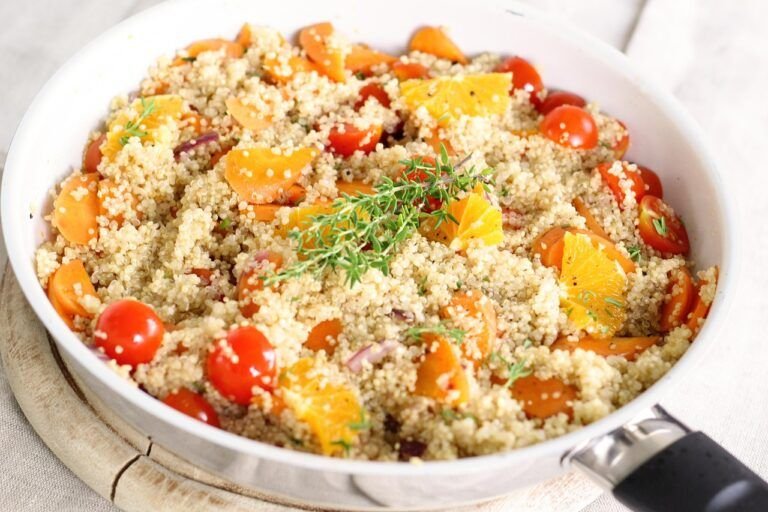 Bowl de Quinoa y Vegetales al Pesto: Una Explosión de Sabores y Nutrición