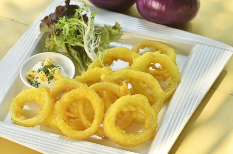 Delicias Marinas Crujientes: Receta de Coronas de Calamar Apanados Perfectos
