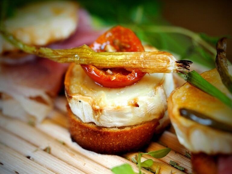 Deléitate con la Exquisitez de los Canapés de Panela Asado: Una Receta para los Amantes del Queso