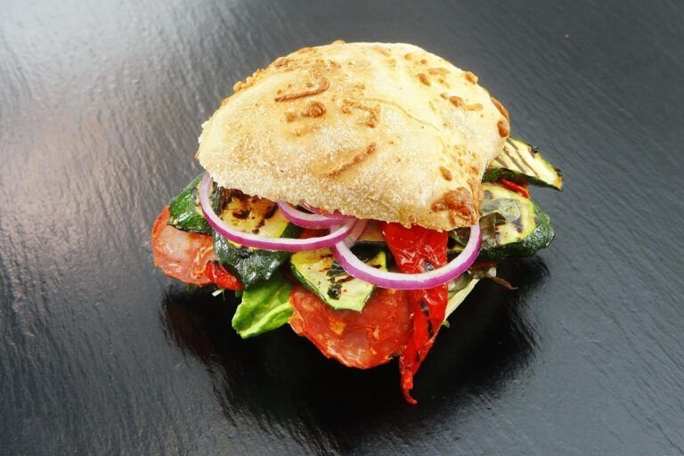 Delicioso y Saludable: Cómo Preparar un Exquisito Sandwich de Berenjena y Calabaza Rostizadas