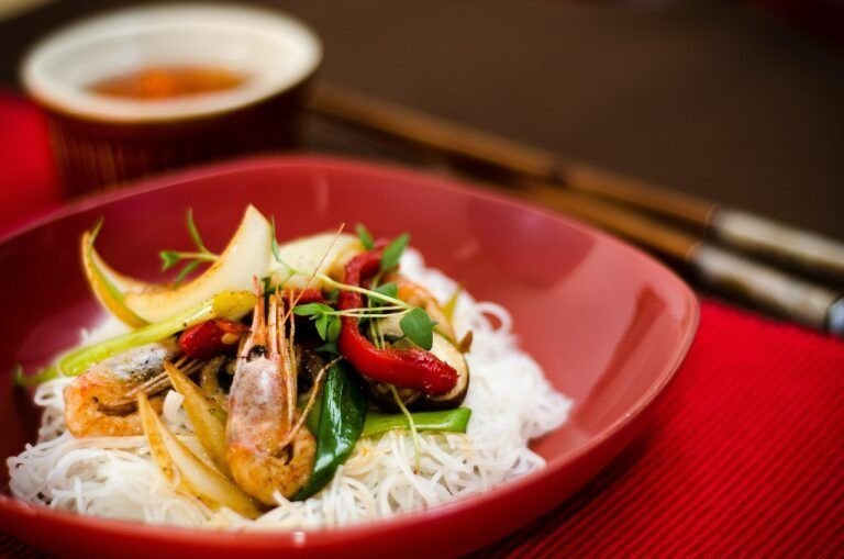 Gastronomía Marina: Fideos con Frutos del Mar – Una Sinfonía de Sabores Marinos