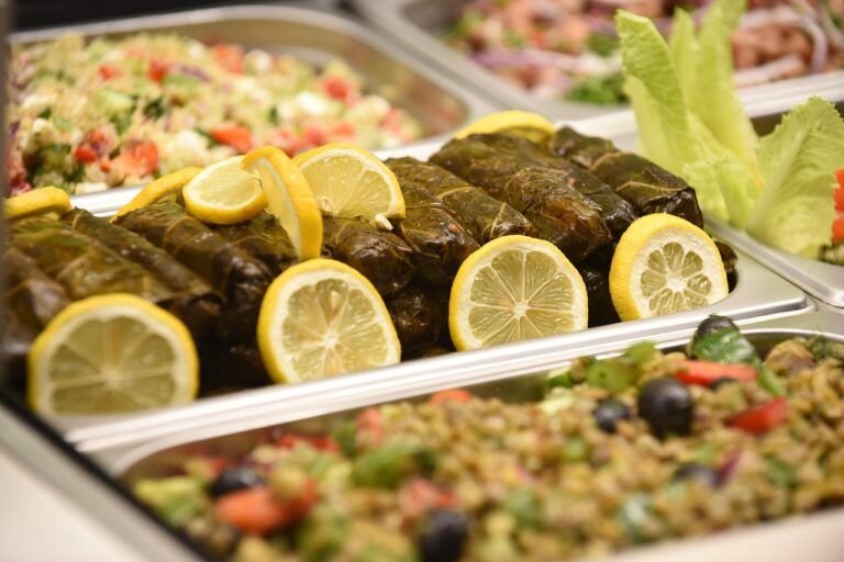 Delicias Mediterráneas: Receta Tradicional de Hojas de Parra Rellenas
