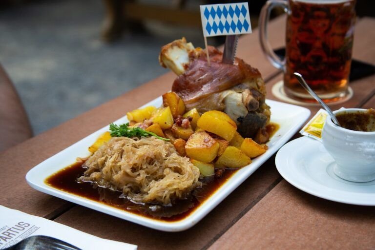 Disfruta de la Exquisitez de una Pierna de Cerdo al Horno Perfectamente Cocida