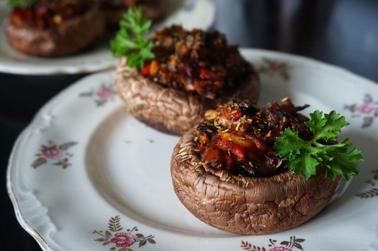 Portobello Relleno de Espinaca al Pesto: Un Placer Gourmet de la Cocina Vegetariana