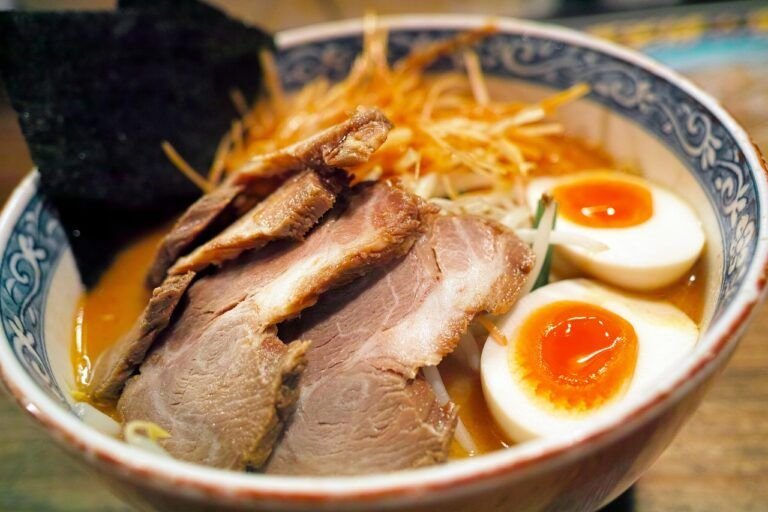 Ramen de Costilla de Res: Un Viaje Gastronómico a la Exquisita Tradición Japonesa