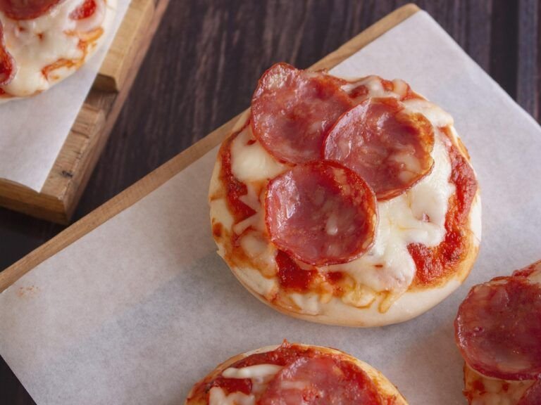 La Perfección Culminada: Cómo Preparar un Exquisito Sandwich-Pizza en Casa