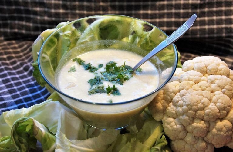 Una Explosión de Sabor Saludable: La Mejor Receta de Sopa de Coliflor al Limón