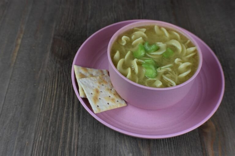 Exquisita Receta de Sopa de Fideo con Poro y Papa: Un Clásico Reconfortante