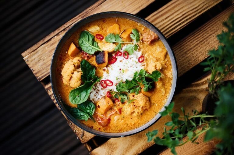 Una Deliciosa y Reconfortante Receta: Sopa de Papa con Garbanzo