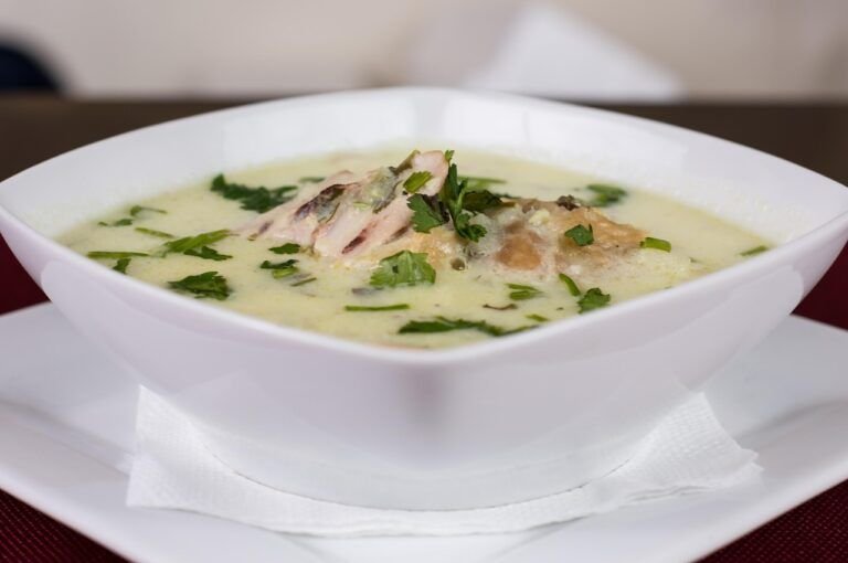 Descubre el Arte Culinario con Nuestra Receta de Sopa de Pollo Casera